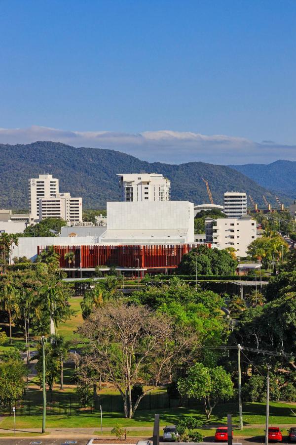 Sunshine Tower Hotel Cairns Luaran gambar